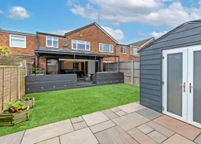 Contractors Dream~POOL TABLE~Close to Luton Airport~Three Double Bedrooms - Image 4