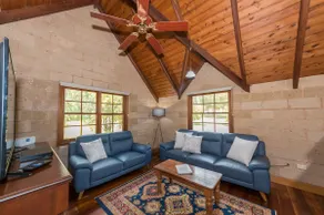 The Summerhouse Clarendon Forest Retreat - Image 4