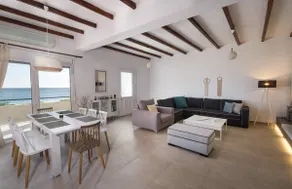 BeachLine Luxury Apartment - Image 3