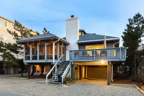 Family Home Steps to Private Beach - Image 1