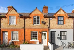 Charming 2 Bed, 3 Bath Terraced House in Dublin 4 - Image 5