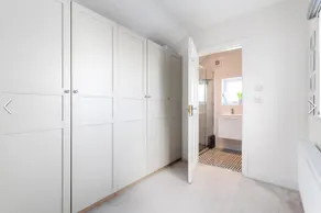 Charming 2 Bed, 3 Bath Terraced House in Dublin 4 - Image 4
