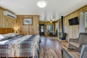 Edgewater Resort Cabin #7 - Image 5