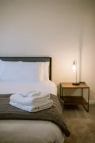 Spacious- King Beds- Pool & Gym - Image 3