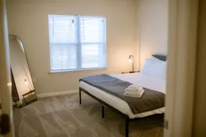 Spacious- King Beds- Pool & Gym - Image 2