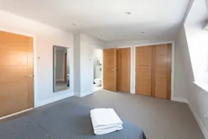Fabulous Central Windsor Town House With Parking - Image 2