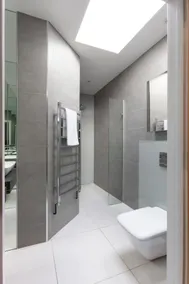 Fabulous Central Windsor Town House With Parking - Image 3
