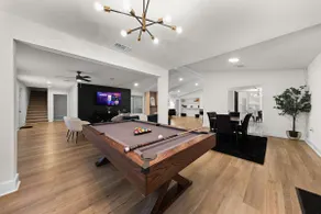 Spacious 6 Bed House near Airport, Pet-Friendly, Close to AFB - Image 4