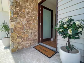 Florette's Retreat - Image 2