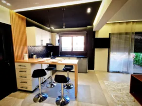 Refurbished studio with large terrace! - Image 2
