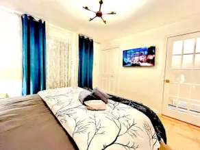 3BR Home| Free Parking | Near MTL - Image 5