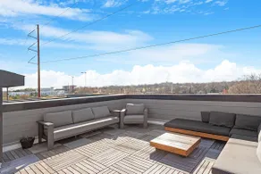 Luxury DTown Raleigh Brownstone - roof top deck! - Image 3