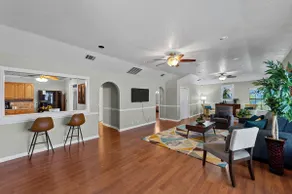 Comfy Spacious 4BR Retreat ~ Fam - Image 2