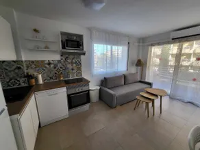Beautiful apartment with pool - Image 3