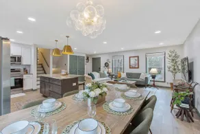 Lux Retreat for Groups, 5 Bedrooms, Sleeps 12 - Image 3