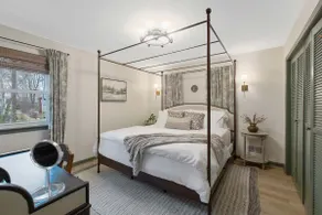 Lux Retreat for Groups, 5 Bedrooms, Sleeps 12 - Image 5