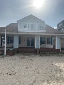 Roomy Beachfront Apartment! - Image 2