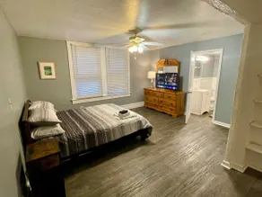 Roomy Beachfront Apartment! - Image 5