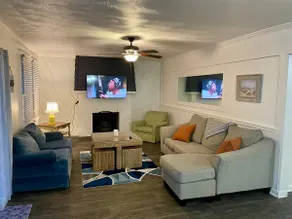 Roomy Beachfront Apartment! - Image 3