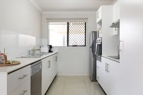 Private Acacia Ridge 1BR | Kitchen & Access | 6AS1 - Image 3