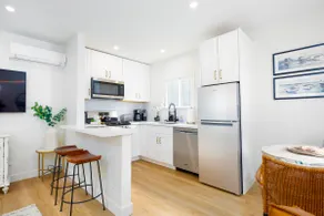 1 Bedroom Beach Bungalow - Near East Beach - Image 2