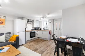 Cosy One Bed Apt in Leeds City - Image 2