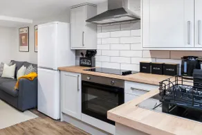 Cosy One Bed Apt in Leeds City - Image 5