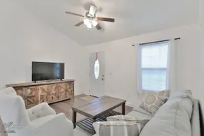 Simple 2 bedroom duplex (pet friendly but no cats) - Image 5