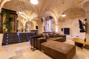 Private Cellar and Hot Tub by XELA - 90 m² - Image 4