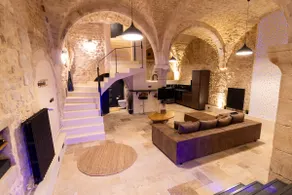 Private Cellar and Hot Tub by XELA - 90 m² - Image 5