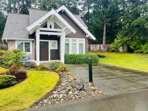 Qualicum Landing Family Cottage - 3bd/2 bath - Image 2