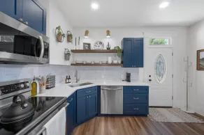 Modern Lux • 5 mins to SpookyNook & German Village - Image 5