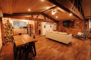 Remodeled cabin w/ Hot Tub, Bunk house on 2 acres! - Image 4