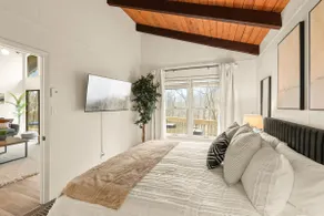 4BR Chalet-A/C-New deck! Calm Creek-Quiet-2 Kings - Image 2