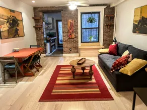 Brownstone Garden Duplex - Image 4