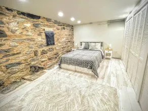 Brownstone Garden Duplex - Image 2