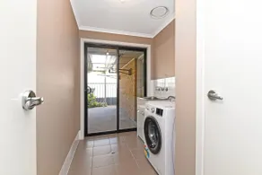 Entire home in Mount Barker - Image 2