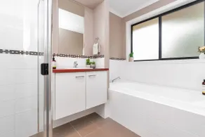 Entire home in Mount Barker - Image 3