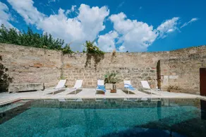 Baroque palace with swimming pool 6 km from the sea - Image 2