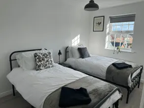 Lancers Close House - Image 3