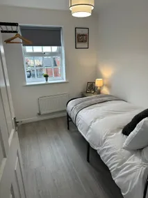 Lancers Close House - Image 5