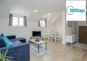 Luxury 1 Bedroom Apartment 06 with Parking in Maidenhead by 360stays - Image 3