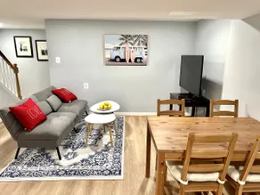 Pet friendly! 2BR 1BA newly renovated basement - Image 3