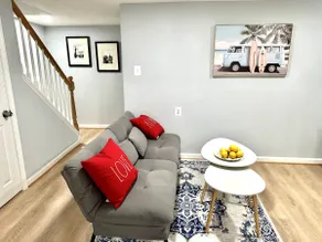 Pet friendly! 2BR 1BA newly renovated basement - Image 4