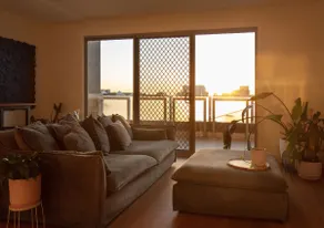 2 Bedroom | Free Parking | 5km from CBD - Image 4