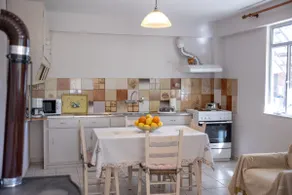 Lemon Garden Farmhouse - Image 5