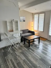 Single-story accommodation in Mailly-le-Camp - Image 3