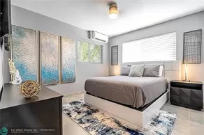 Wilton Manors Modern 2/1 w shared Heated Pool - Image 5
