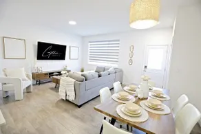 BoHo Retreat with King Beds|A/C|Disney+|Near WEM - Image 3