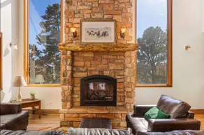 Large Log Home Near Zion - Image 5